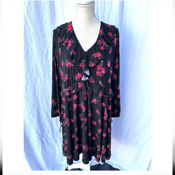 🍂🍁Torrid 3x Black Floral Jersey Knit Skater Dress - Picture 3 of 7